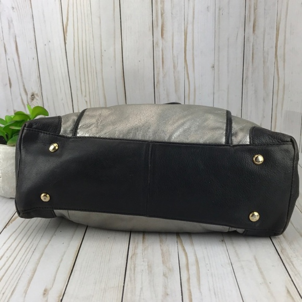 ♥️SOLD♥️B. Makowsky Blk/Gray Leather Bag - Picture 4 of 8